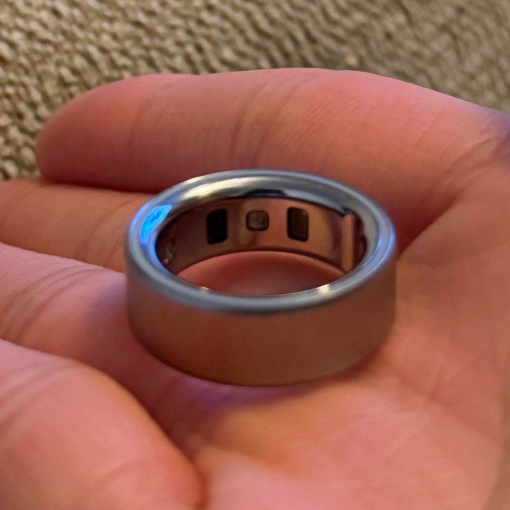Oura Ring 4 Brushed Silver - image 2